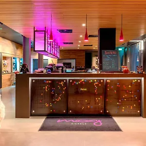 Moxy Excel Hotel Londra