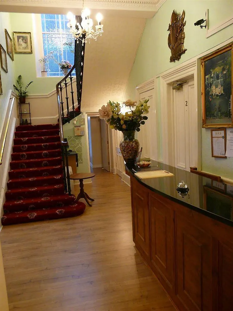 Cumberland Hotel Edinburgh 3*,
